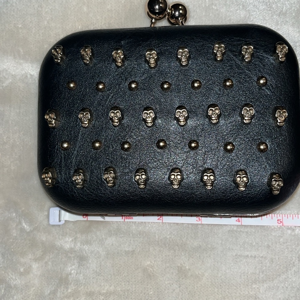 SKULL ❤️Modern handbag golden black with a gold chain 2 inches deep approx